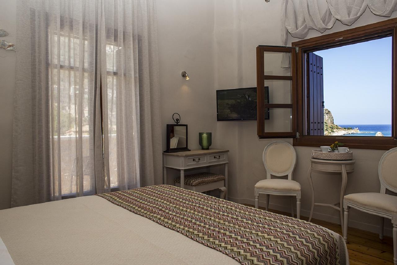 Limeni Inn Boutique Hotel Adults Only 12Plus Bagian luar foto